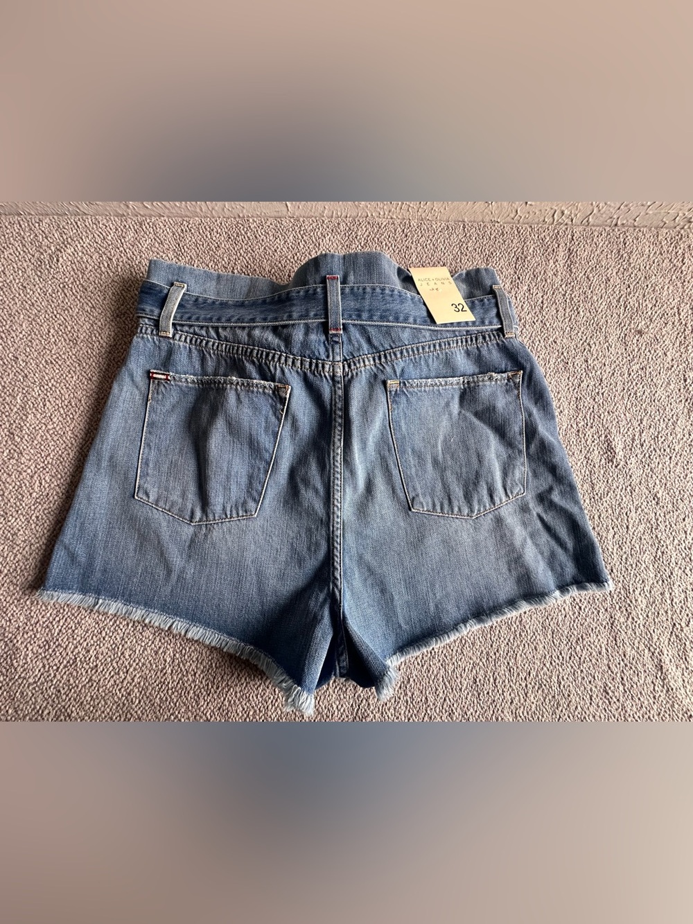 Alice + Olivia Paperbag Denim Shorts High Waist Belted
Distressed Sz 32 NWT - Picture 7 of 16